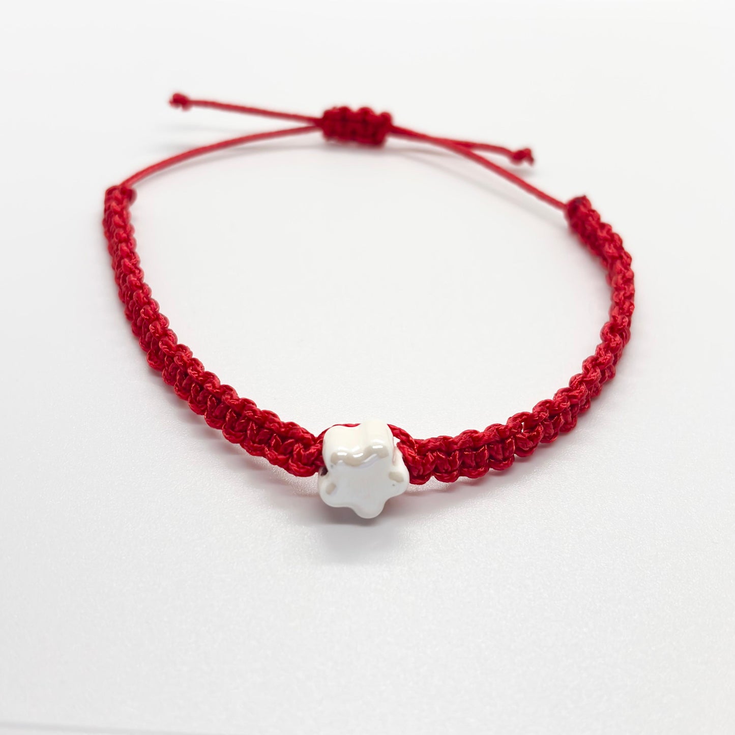 Bracciale in corda con pietra a stella