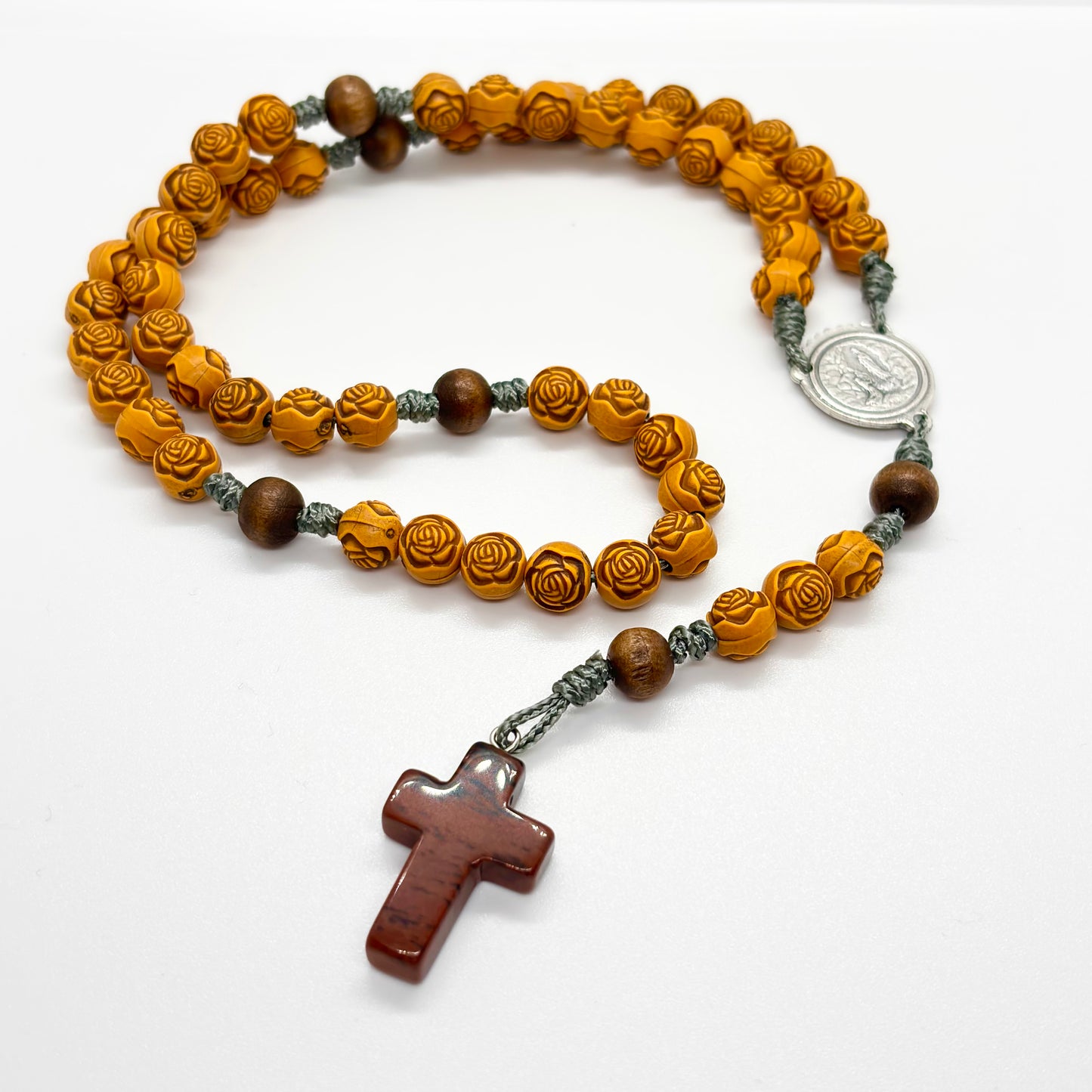 Rosario in corda - Croce in pietra anturale - Madonna di Lourdes