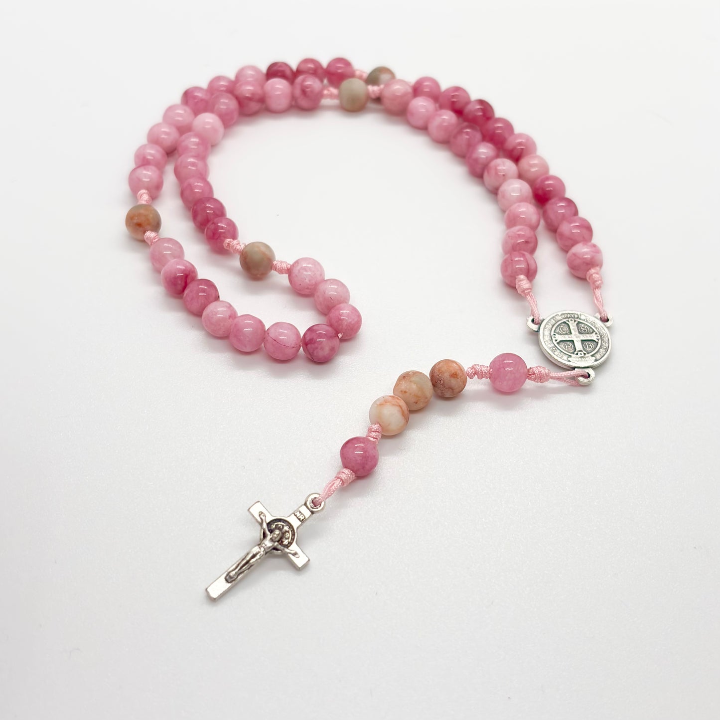 Rosario in corda con pietre rosa