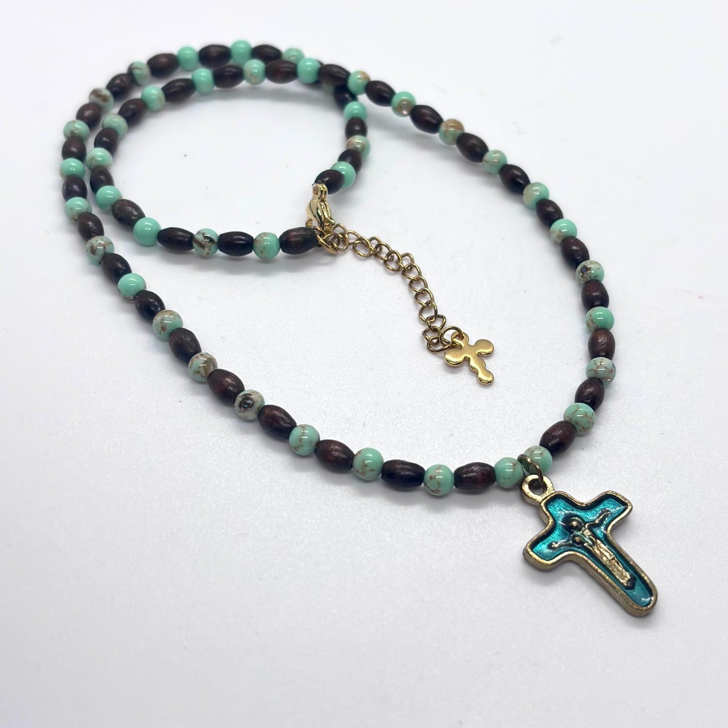 Collana in pietra e legno