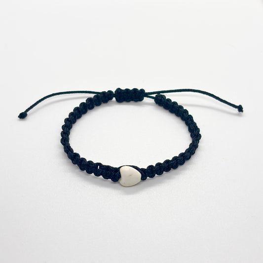 Bracciale in corda con pietra naturale a cuore