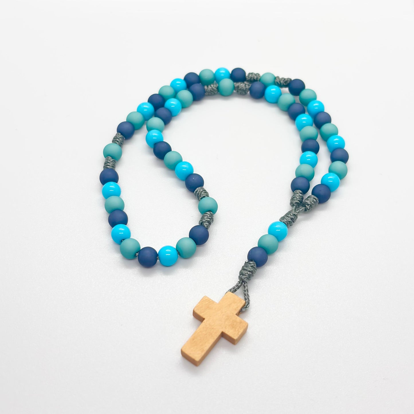 Rosario in corda - acrilico/legno  (varie colorazioni)