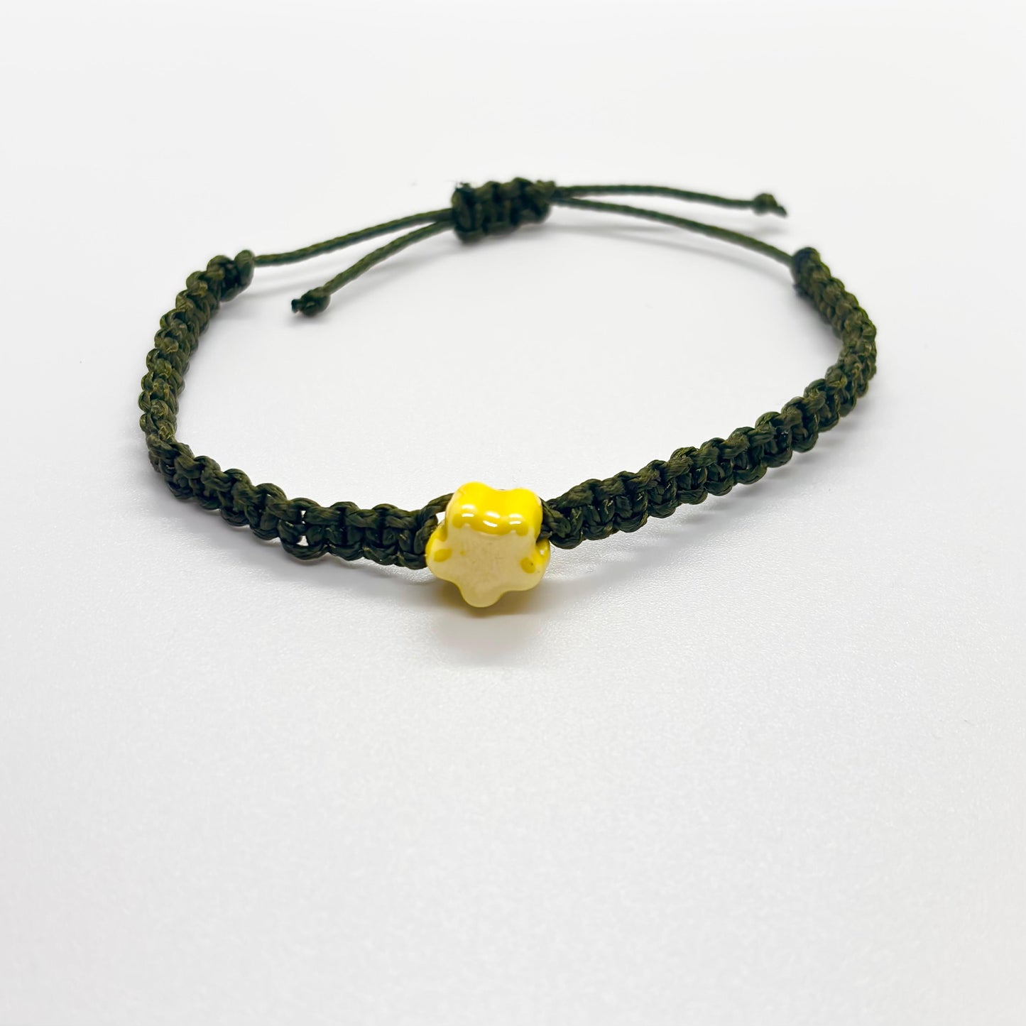 Bracciale in corda con pietra a stella